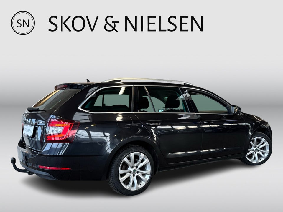 Skoda Octavia 2,0 TDi 150 Business Line+ Celebration Combi DSG 5d