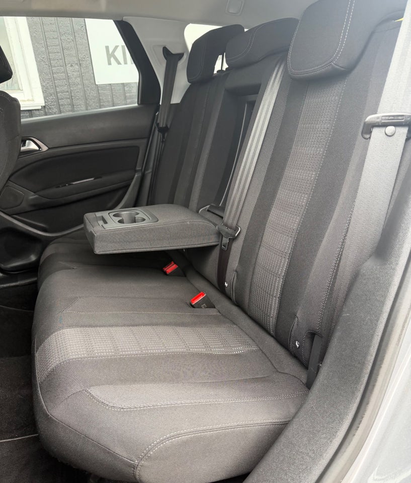 Peugeot 308 1,2 e-THP 130 Active SW 5d