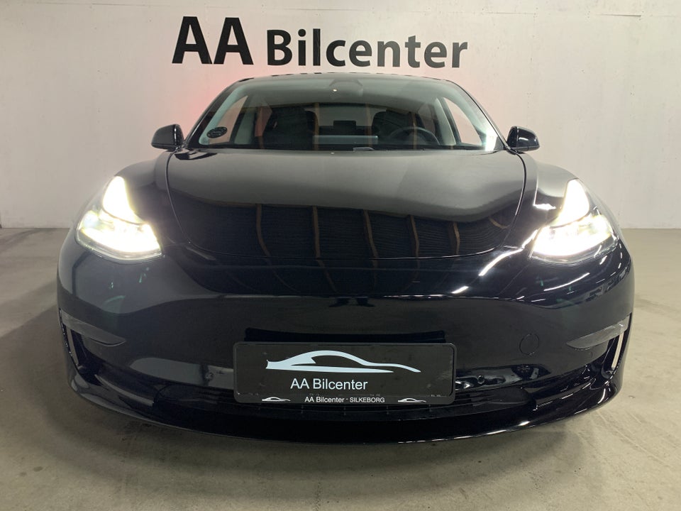 Tesla Model 3 Long Range AWD 4d