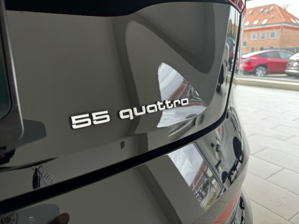 Audi e-tron 55 S-line quattro 5d