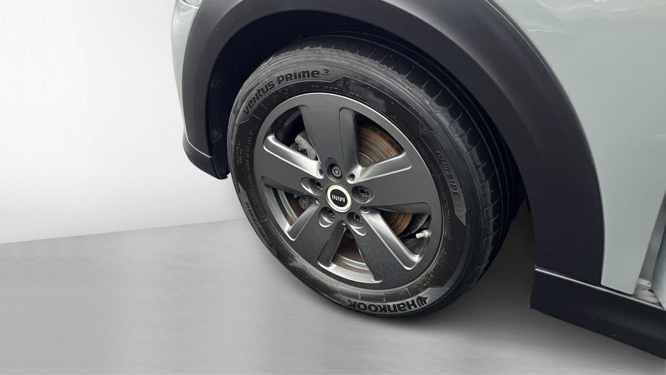 MINI Cooper SE Essential 3d