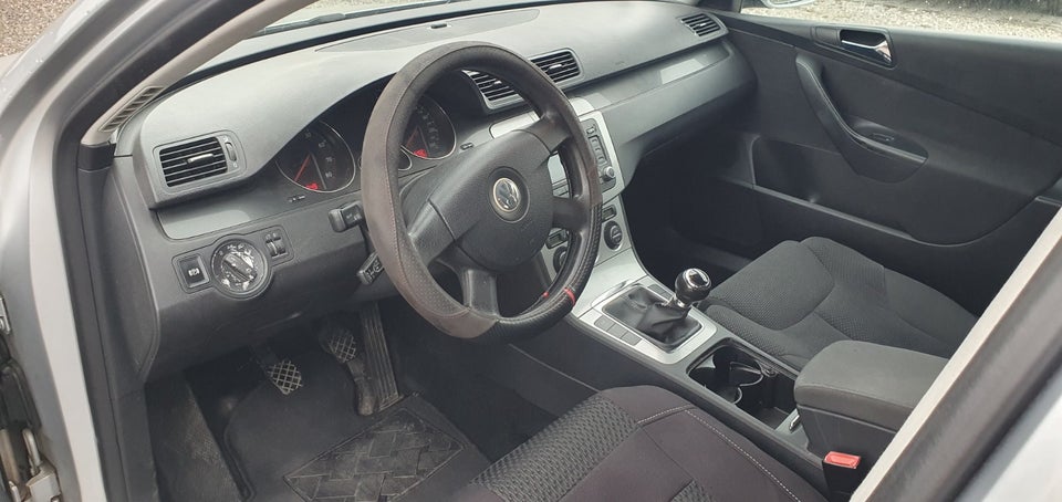 VW Passat 1,6 FSi Comfortline Variant 5d