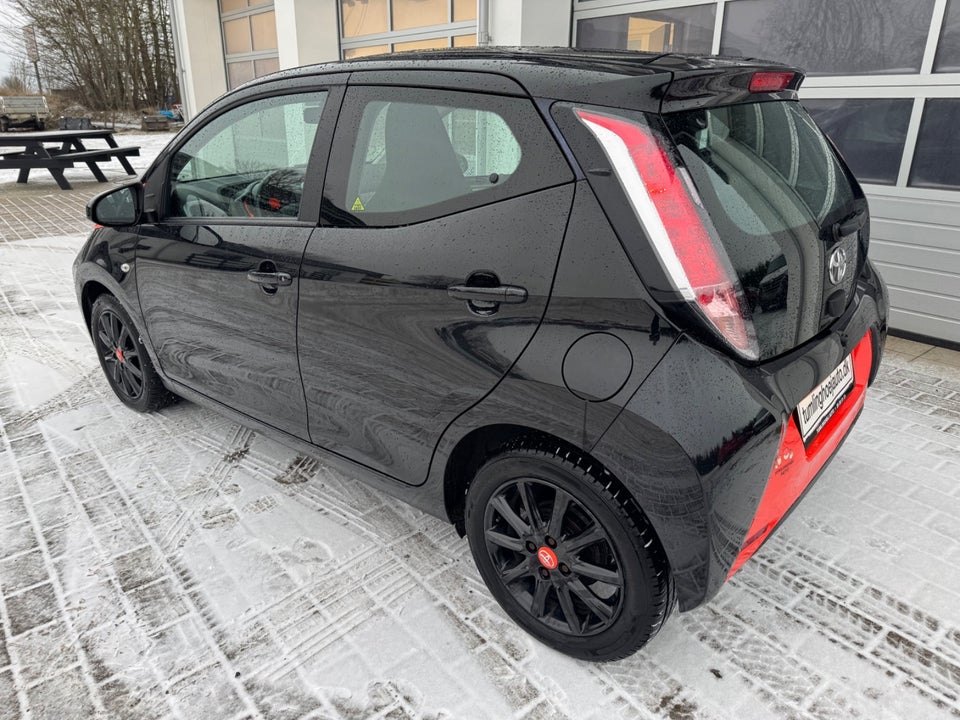 Toyota Aygo 1,0 VVT-i x-play 5d