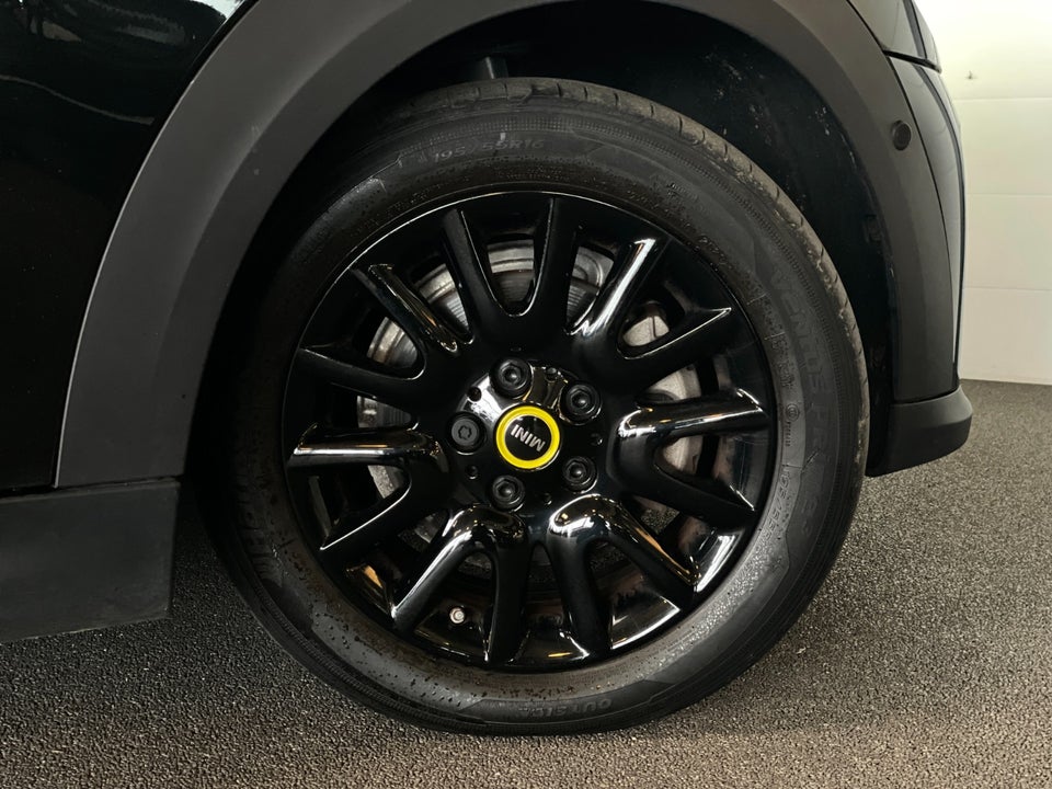 MINI Cooper SE Classic Trim 3d