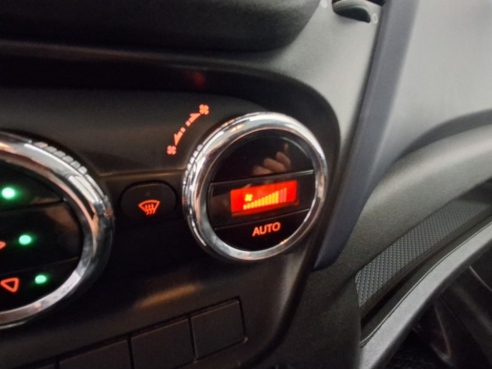 Iveco Daily 2,3 35S16 16m³ Van AG8