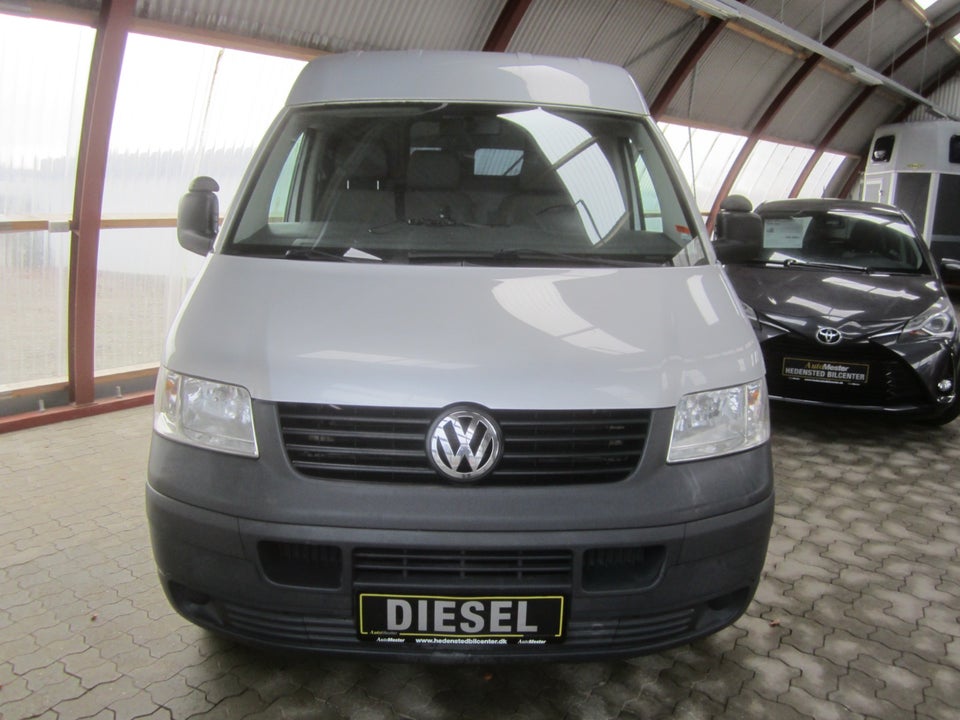 VW Transporter 1,9 TDi 102 lang høj 5d