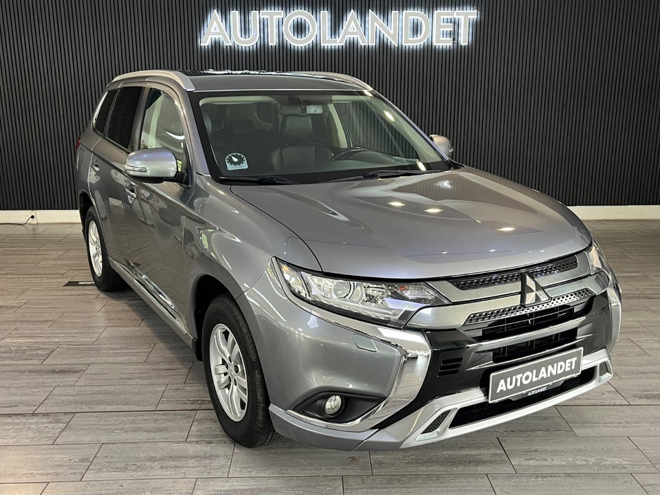 Mitsubishi Outlander 2,4 PHEV Invite CVT 4WD 5d