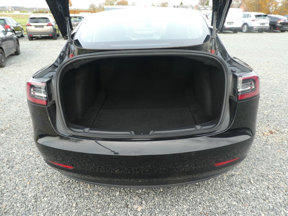 Tesla Model 3 Standard Range+ RWD 4d