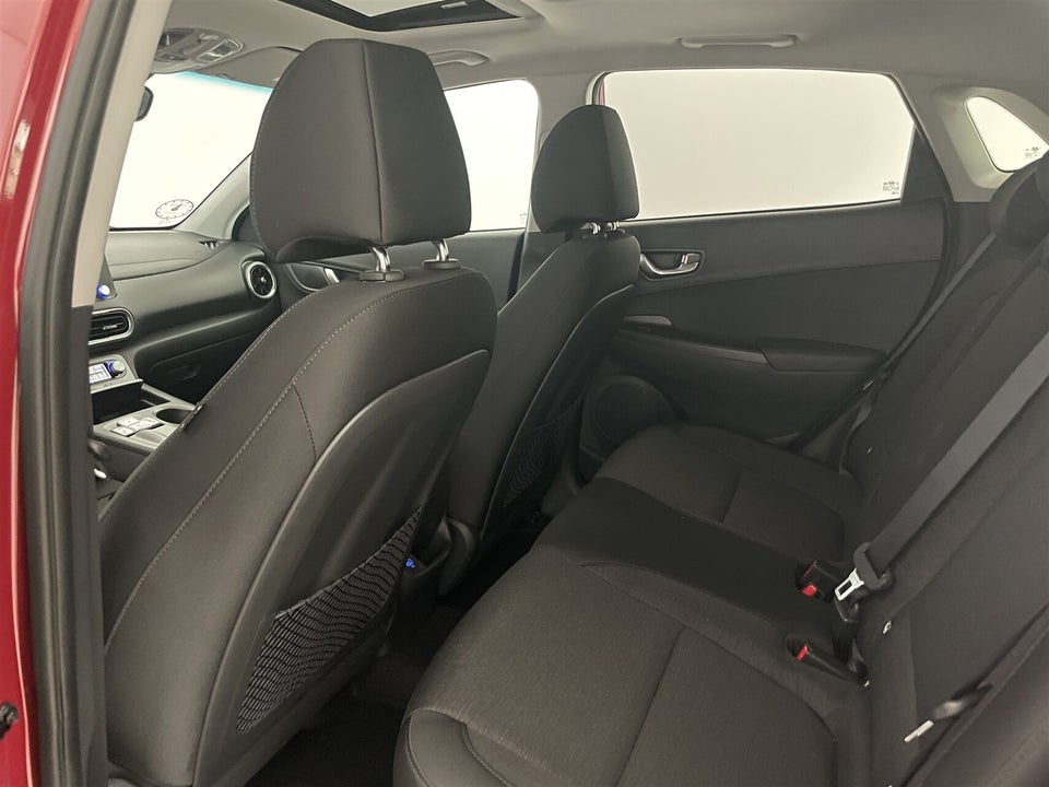 Hyundai Kona 64 EV Essential 5d