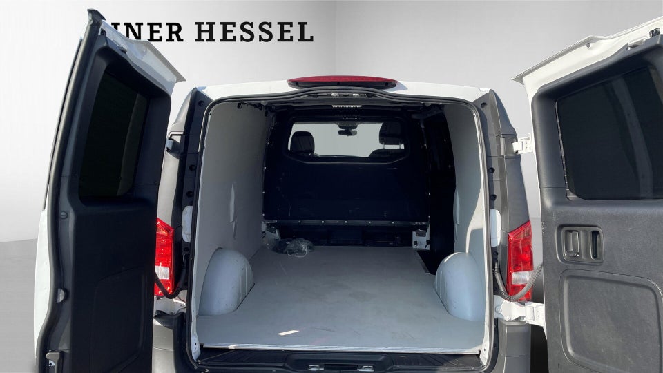 Mercedes eVito 129 Tourer PRO L Van