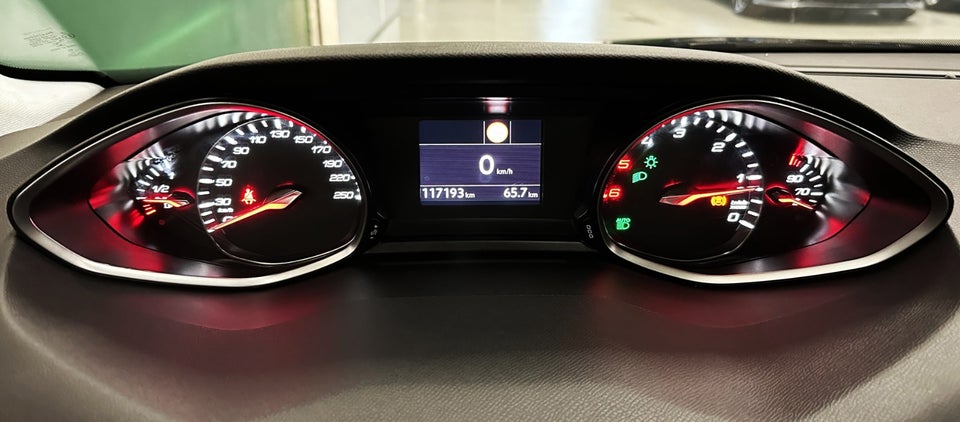 Peugeot 308 1,5 BlueHDi 130 Allure Sky SW 5d