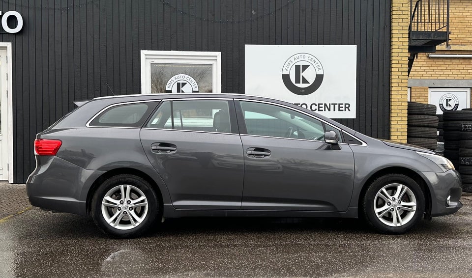 Toyota Avensis 1,8 VVT-i T2 Touch stc. 5d