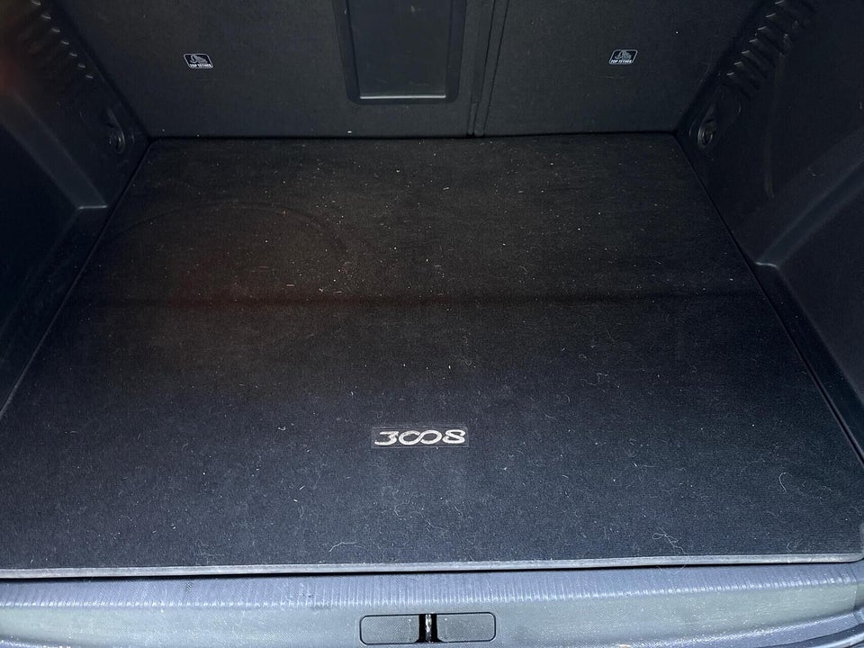 Peugeot 3008 1,6 Hybrid First Selection EAT8 5d