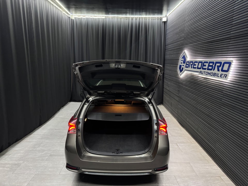 Toyota Auris 1,8 Hybrid H1 Touring Sports CVT 5d