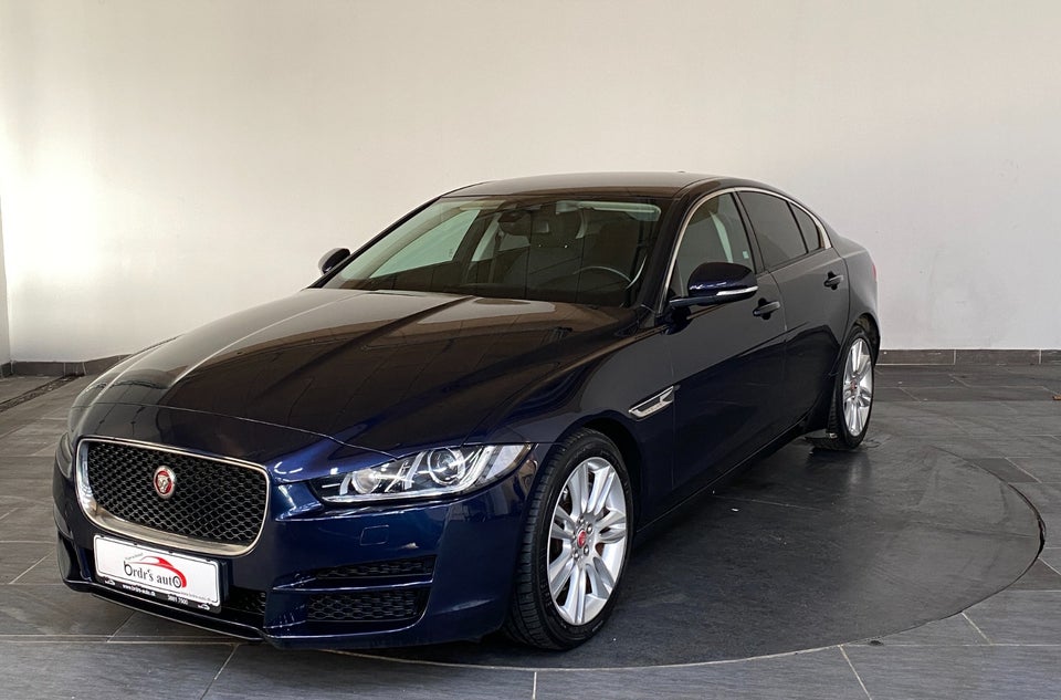 Jaguar XE 2,0 P200 Pure aut. 4d