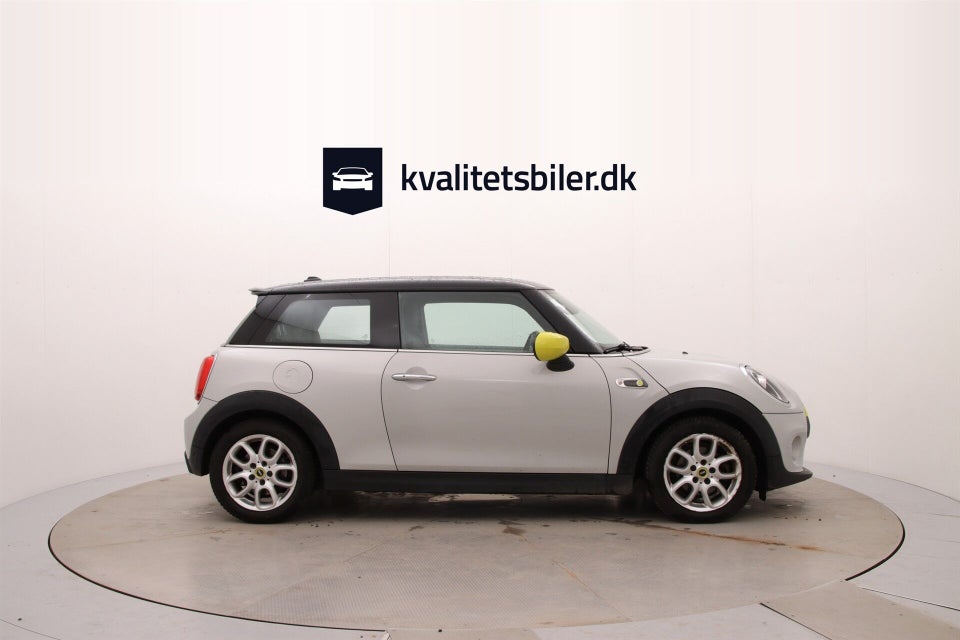 MINI Cooper SE Essential 3d