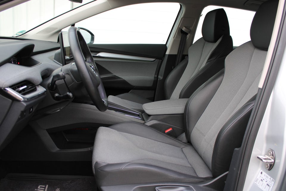 Skoda Enyaq 60 iV Loft 5d