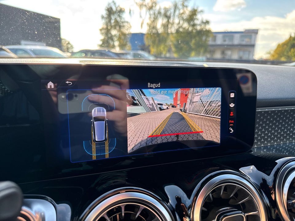 Mercedes EQB300 4Matic 5d