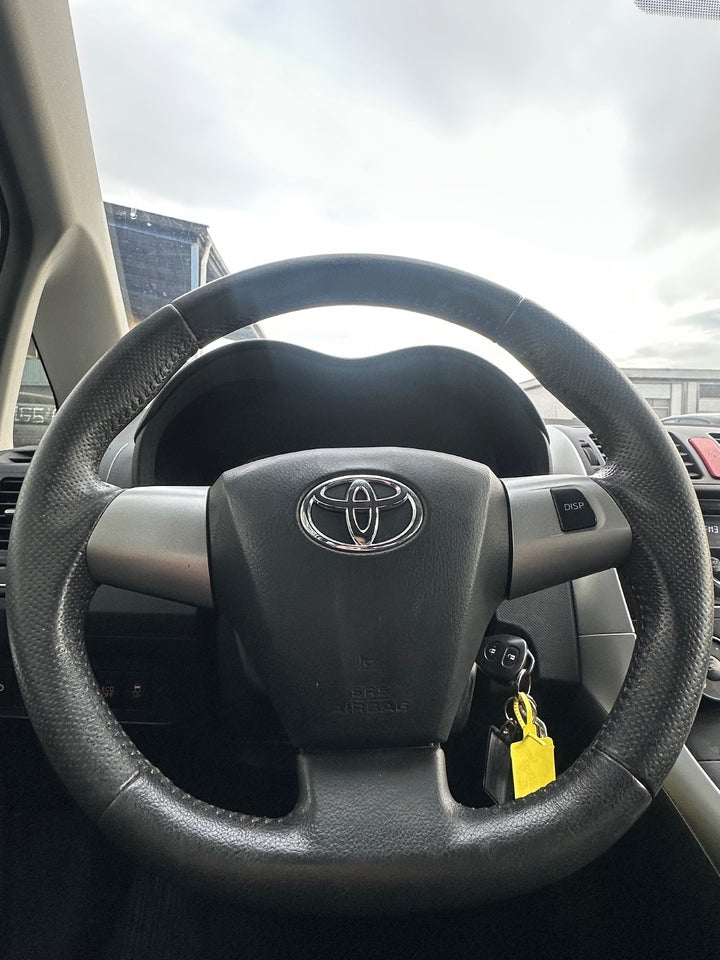 Toyota Auris 1,3 T2 5d