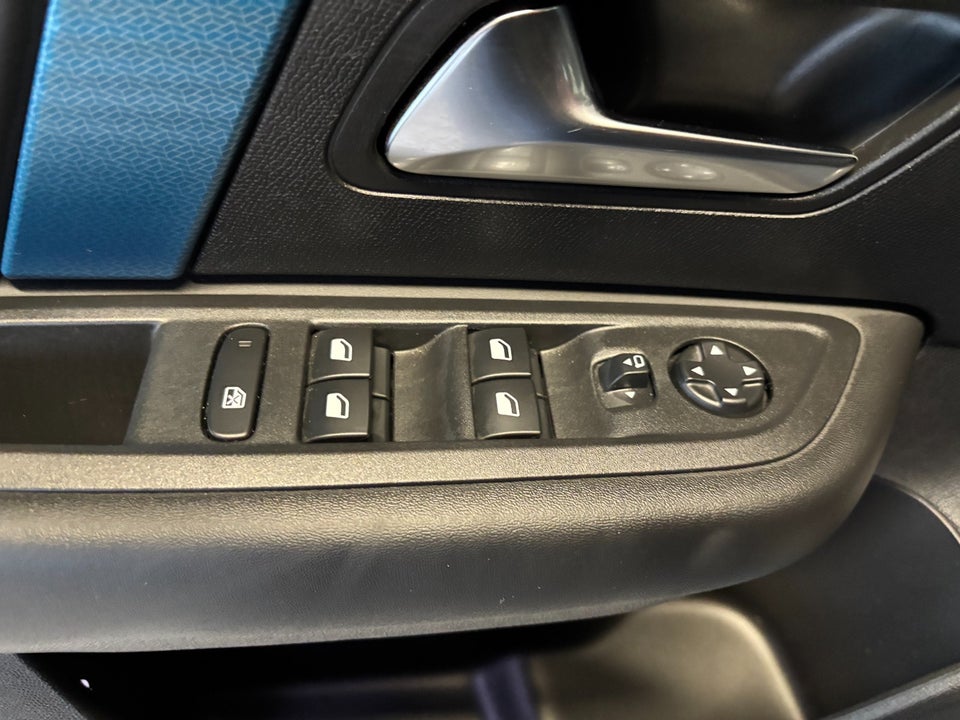 Citroën ë-C4 X 50 Shine 4d