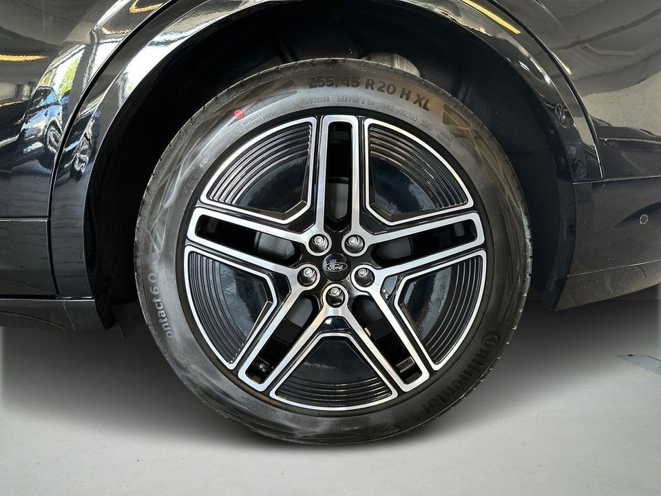 Ford Capri 84 Premium Extended Range AWD 5d