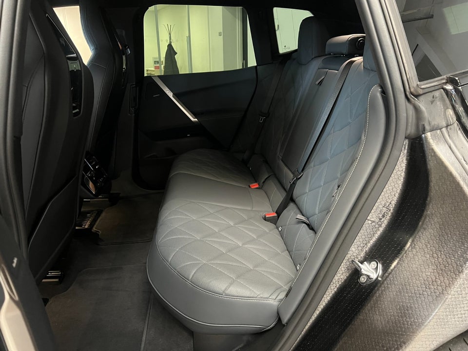 BMW iX xDrive40 Fully Charged 5d
