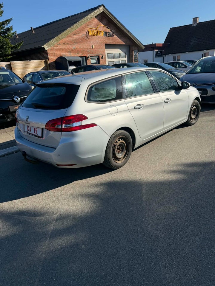 Peugeot 308 1,2 e-THP 130 Active SW 5d