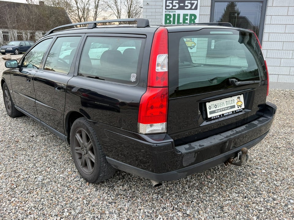 Volvo V70 2,4 170 Momentum 5d