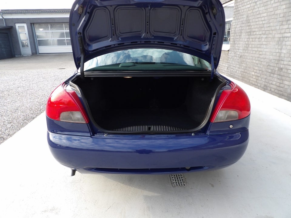 Ford Mondeo 1,6 Fashion 4d