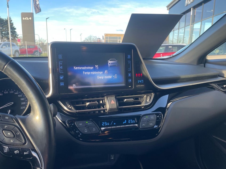 Toyota C-HR 1,8 Hybrid Premium Selected CVT 5d