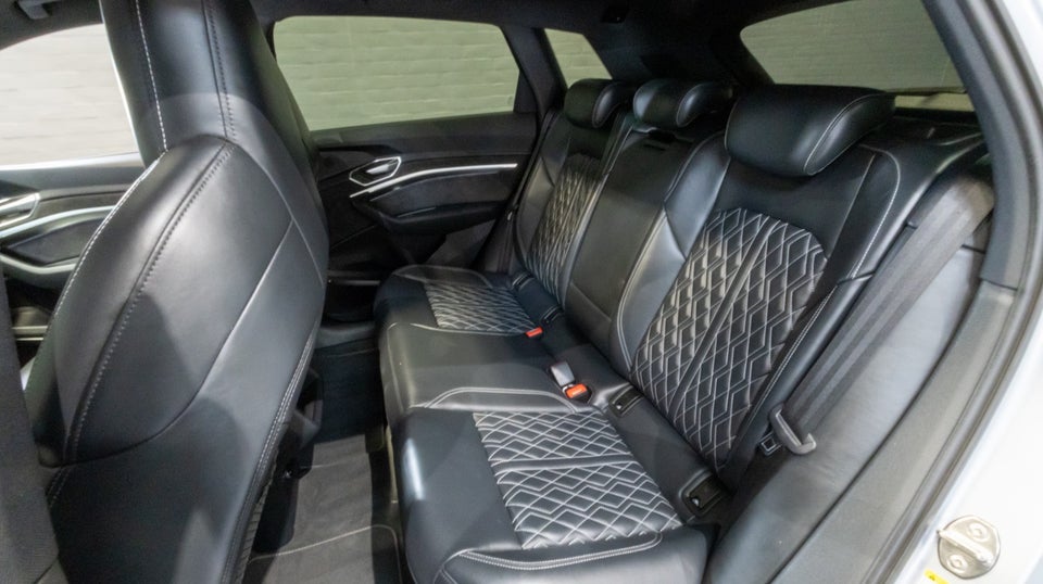 Audi e-tron 55 S-line quattro 5d