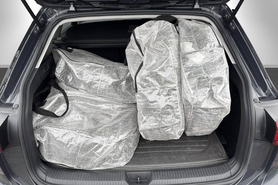 VW Golf VIII 1,5 TSi 130 Life Variant 5d