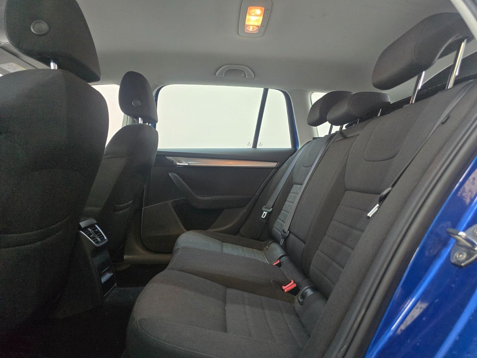 Skoda Octavia 1,8 TSi 180 Elegance Combi 5d