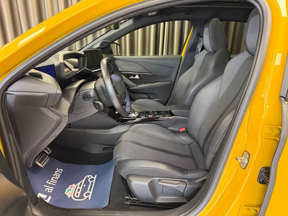 Peugeot e-208 50 GT 5d