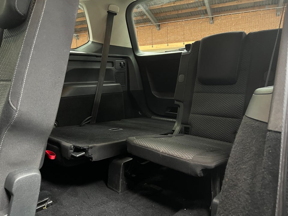 VW Touran 2,0 TDi 150 Comfortline 7prs 5d