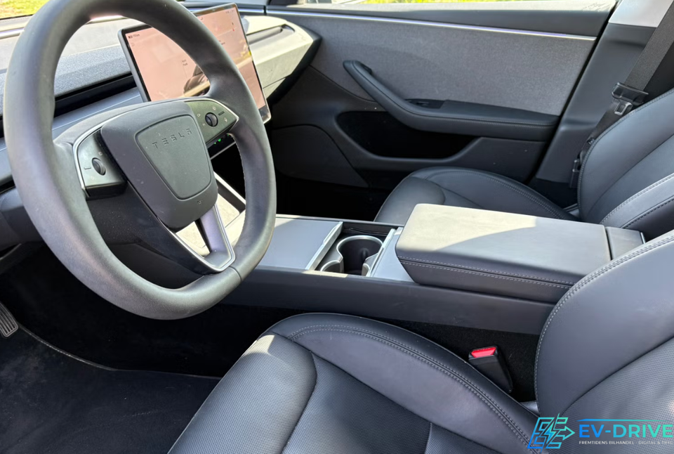 Tesla Model 3 RWD 4d