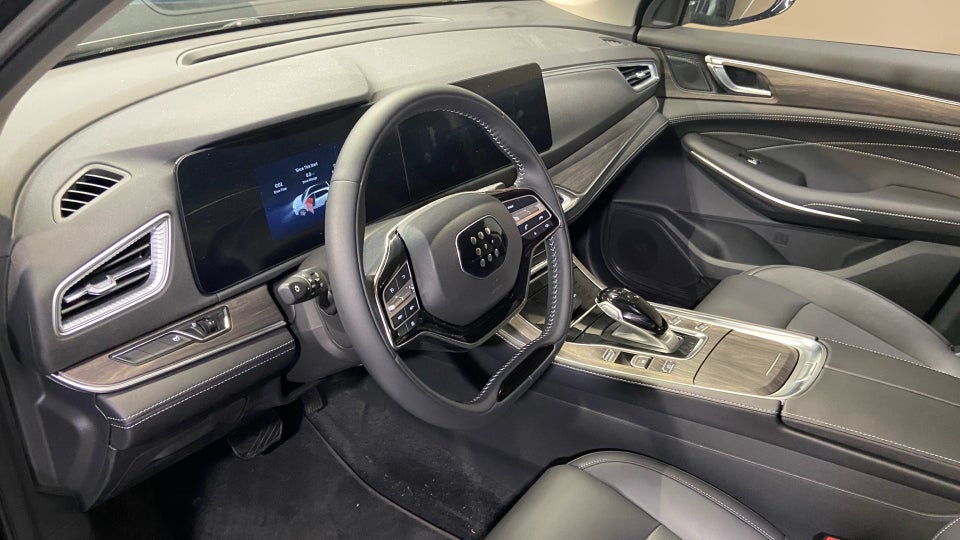 Navor E5 1,5 PHEV Rock 5d