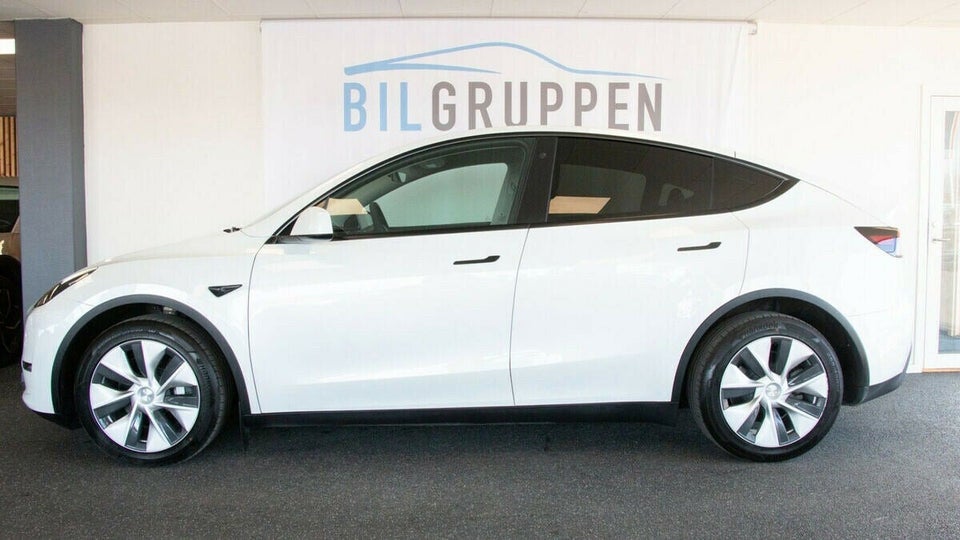 Tesla Model Y Long Range AWD 5d