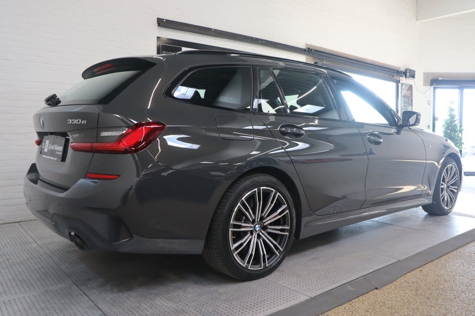 BMW 330e 2,0 Touring M-Sport aut. 5d