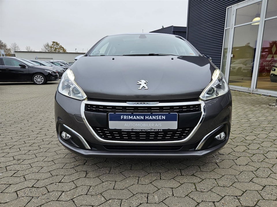 Peugeot 208 1,2 PureTech 82 Signature Sky 5d