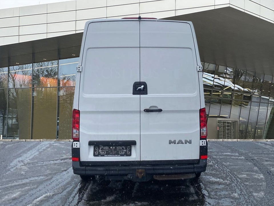 MAN TGE 2,0 3.180 Kassevogn L4H3 aut. FWD