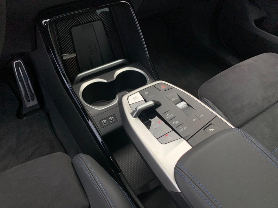 BMW iX2 eDrive20 M-Sport Pro 5d