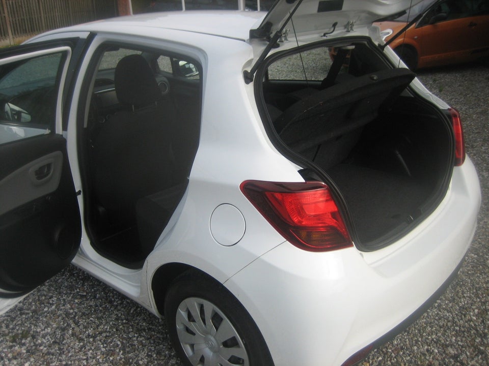 Toyota Yaris 1,0 VVT-i T2 5d