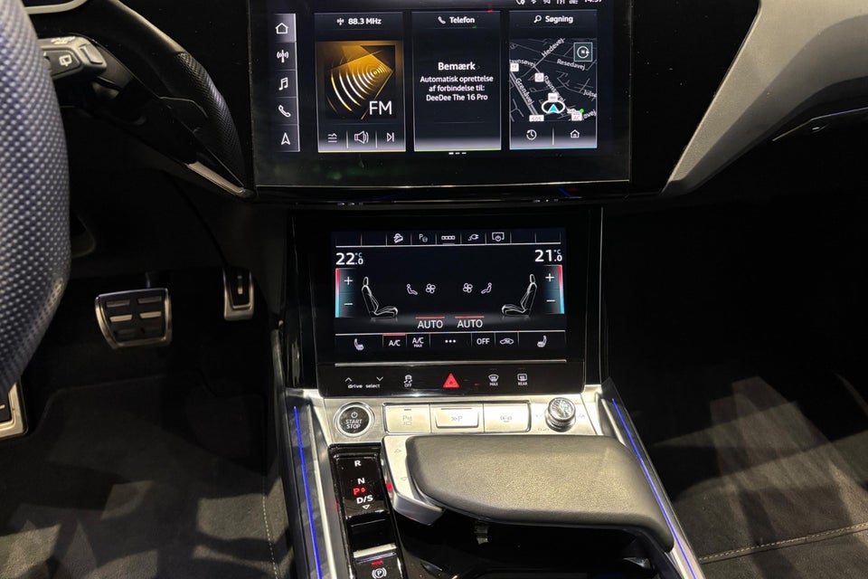 Audi Q8 e-tron 55 S-line quattro 5d