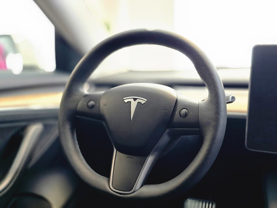 Tesla Model 3 RWD 4d