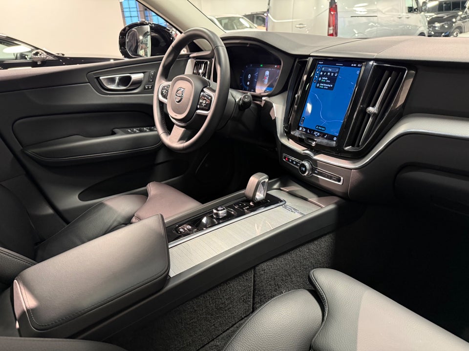 Volvo XC60 2,0 T6 ReCharge Plus Dark aut. AWD 5d