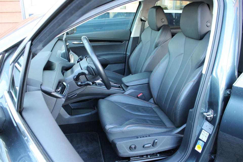 Skoda Enyaq 80 iV Suite 5d