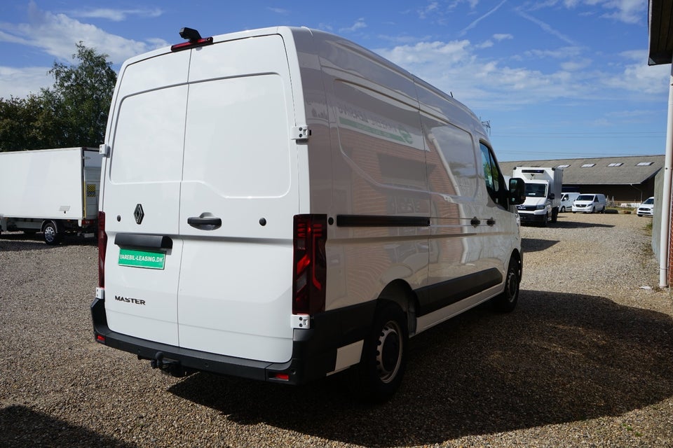 Renault Master V T33 2,0 dCi 130 L2H2 Kassevogn Tekno