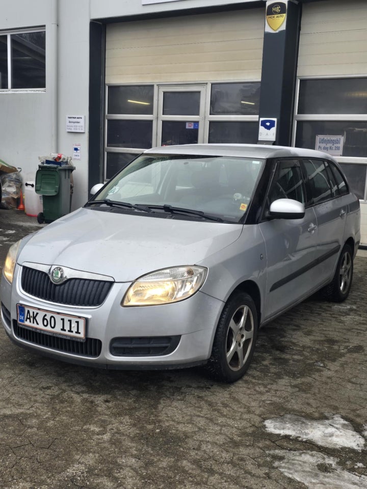 Skoda Fabia 1,4 16V Elegance Combi 5d