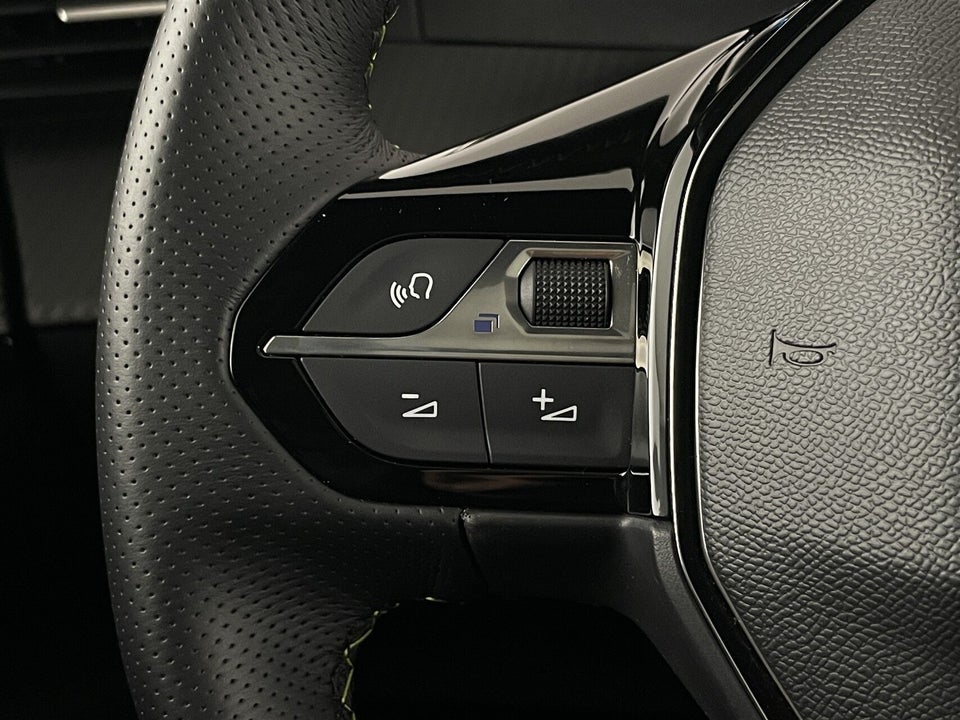 Peugeot e-208 50 GT 5d